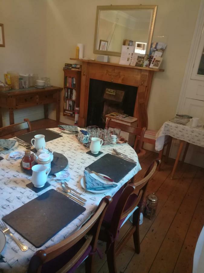 LlanybytherY Garreg Wen住宿加早餐旅馆 外观 照片